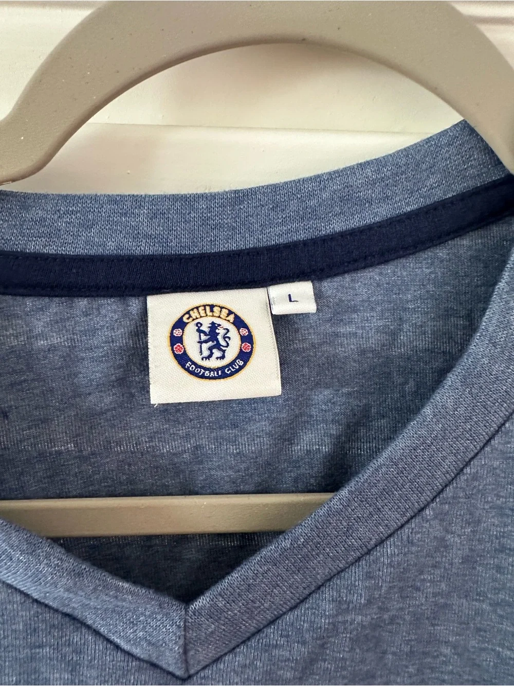 Official Chelsea FC Crest V-Neck Tee — Size L